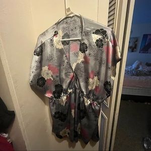 Silky grey floral blouse size 2x